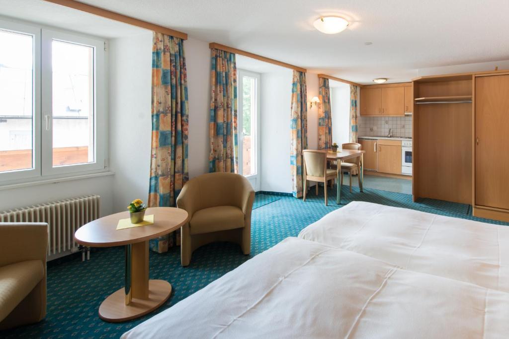 Hotel Portjengrat Saas-Almagell Szoba fotó